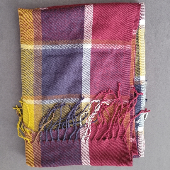 Scarf - Picture 4 of 5